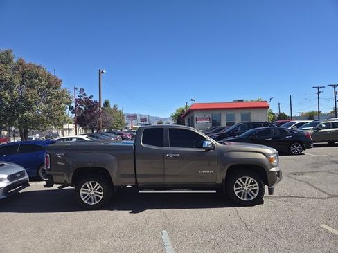 Used 2016 GMC Canyon SLT w/ Driver Alert Package AWD/4WD image 3