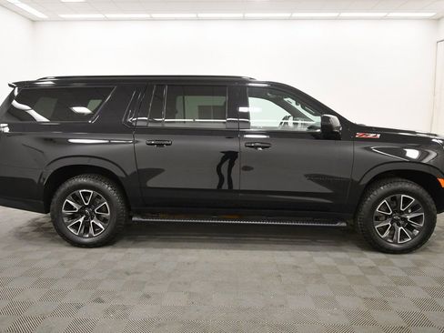Used 2022 Chevrolet Suburban Z71 image 9
