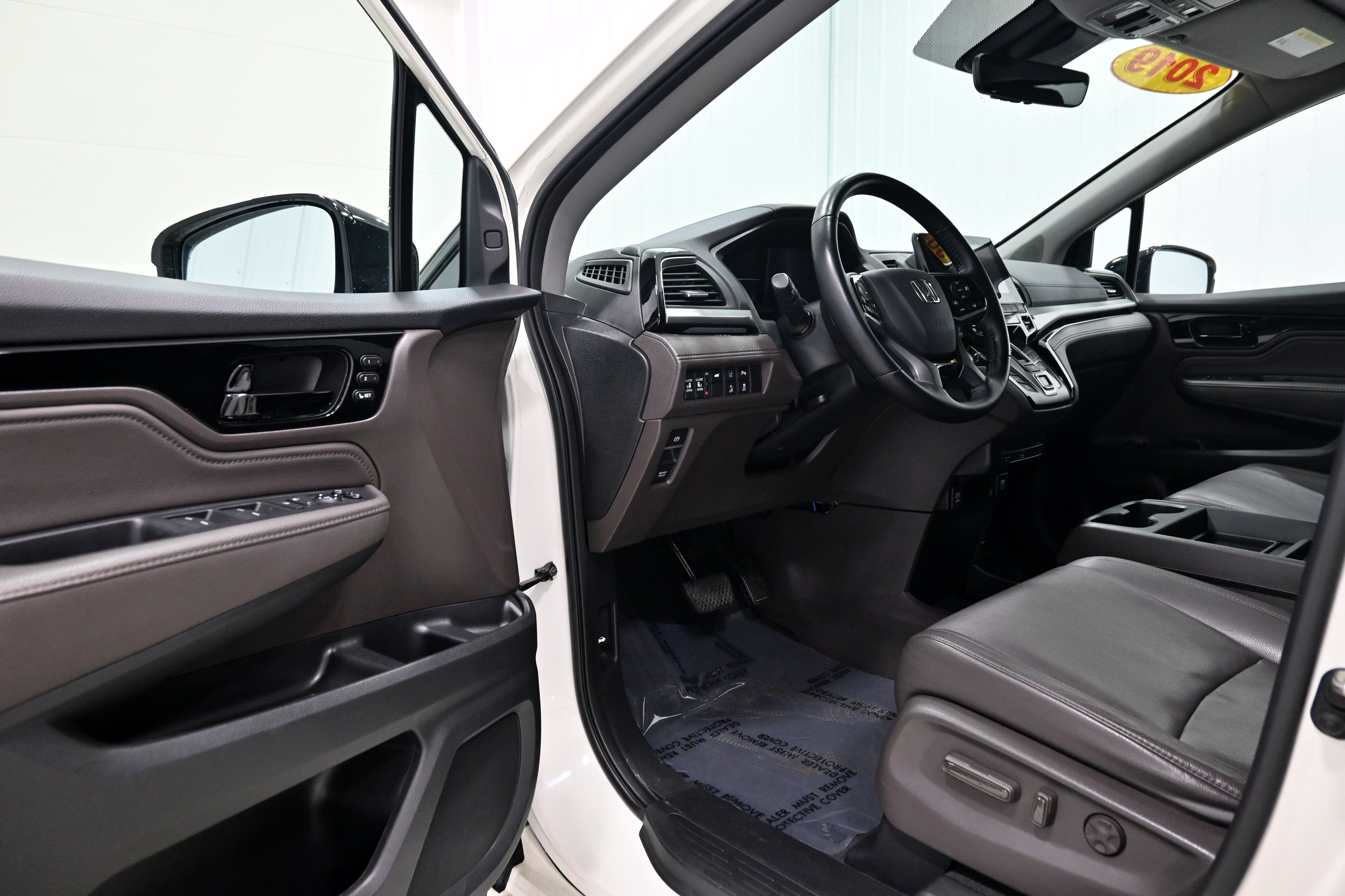 Used 2019 Honda Odyssey Elite image 3