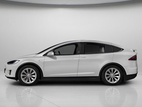 Used 2017 Tesla Model X 75D image 3