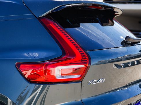 New 2026 Volvo XC40 B5 Plus w/ Protection Package Premier image 7