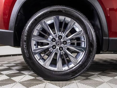 Used 2025 Toyota Grand Highlander AWD image 51