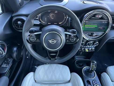 Used 2021 MINI Cooper SE w/ 8.8" Touchscreen Nav Package image 17