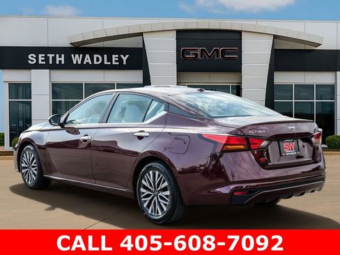 Used 2025 Nissan Altima 2.5 SV FWD image 5