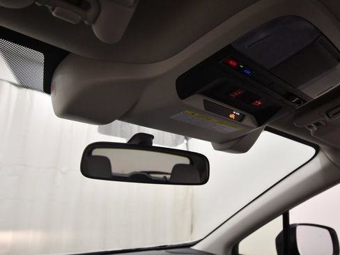 Used 2023 Subaru Crosstrek 2.0i Premium image 31