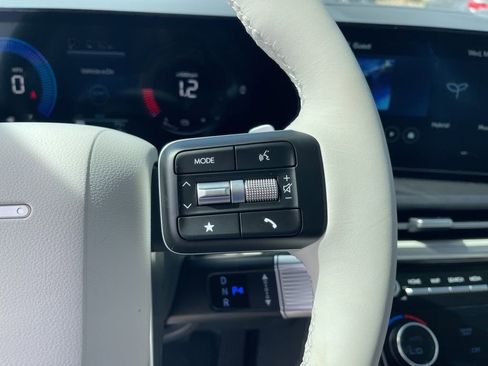 New 2026 Hyundai Santa Fe SE FWD image 22