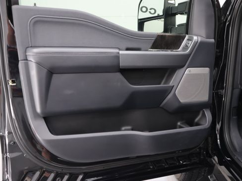Used 2025 Ford F350 Lariat w/ Lariat Ultimate Package AWD/4WD image 44