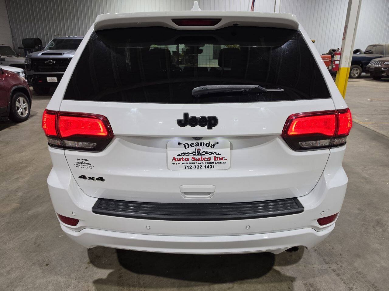 Used 2019 Jeep Grand Cherokee Altitude AWD/4WD image 10
