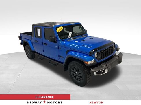 Used 2024 Jeep Gladiator Sport image 1