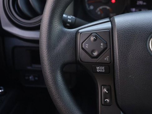 Used 2018 Toyota Tacoma SR AWD/4WD image 11