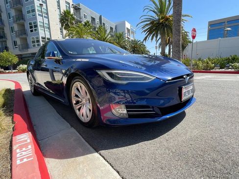 Used 2017 Tesla Model S 90D image 3