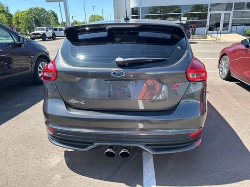 Used 2018 Ford Focus ST FWD image 5