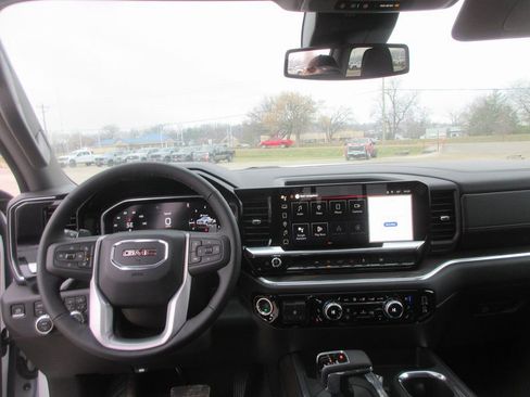 New 2026 GMC Sierra 1500 SLT w/ SLT Convenience Package image 18