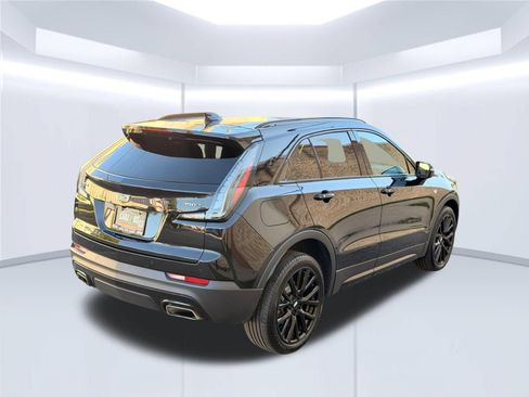 Used 2022 Cadillac XT4 Sport w/ LPO, ONYX Package FWD image 5
