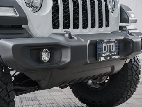 Used 2024 Jeep Wrangler Sport image 10