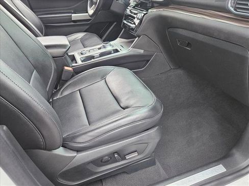 Used 2023 Ford Explorer Limited w/ Equipment Group 301A image 21