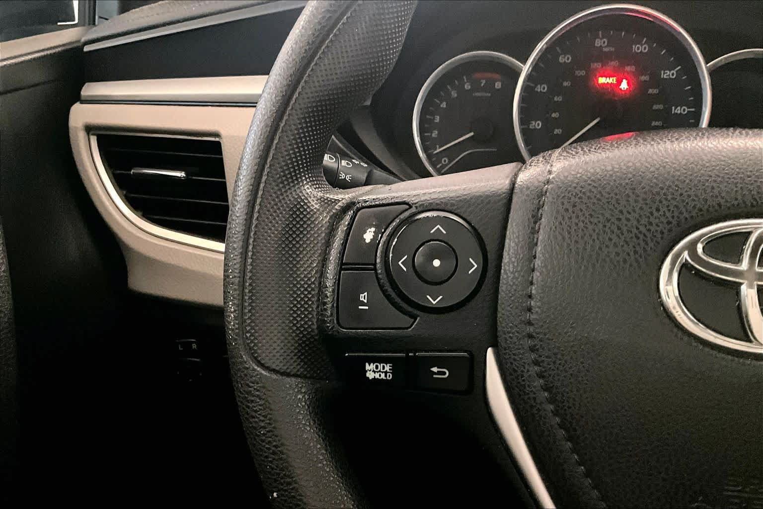 Used 2016 Toyota Corolla LE FWD image 22