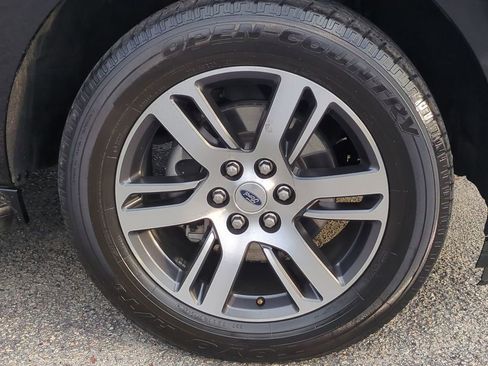 Used 2024 Ford Expedition Limited image 11