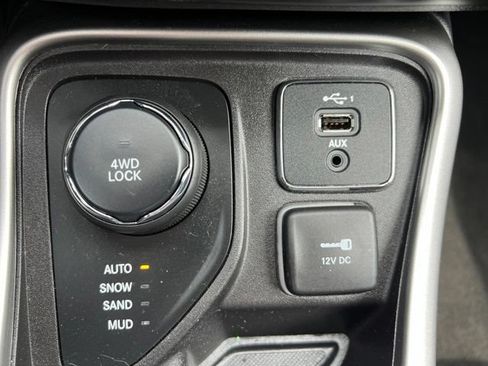 Certified 2019 Jeep Compass Latitude w/ Popular Equipment Group AWD/4WD image 27