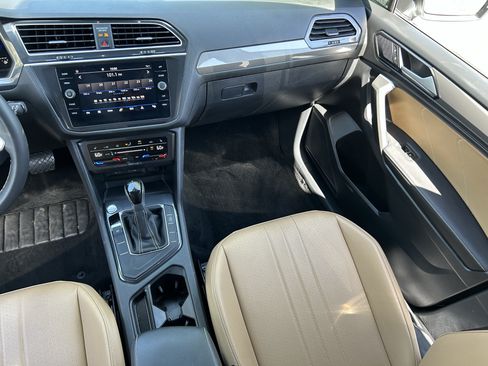 Used 2023 Volkswagen Tiguan SE FWD image 15