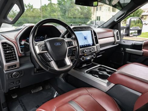 Used 2022 Ford F350 Platinum w/ FX4 Off-Road Package AWD/4WD image 13