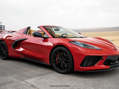 Used 2023 Chevrolet Corvette Stingray Premium Conv w/ Z51 Performance Package RWD image 12