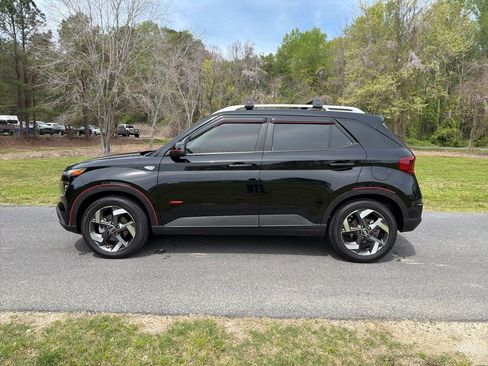 Used 2026 Hyundai Venue SEL image 12