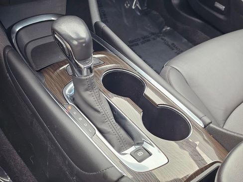 Used 2022 Chevrolet Malibu Premier FWD image 35