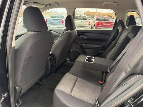 Used 2024 Nissan Rogue SV image 14