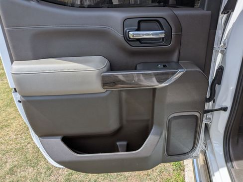 Used 2021 Chevrolet Silverado 1500 LTZ w/ Technology Package image 28