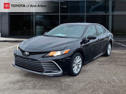 Certified 2022 Toyota Camry LE image 6