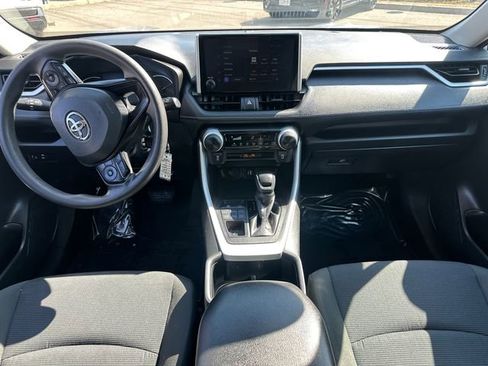 Used 2024 Toyota RAV4 LE AWD/4WD image 18