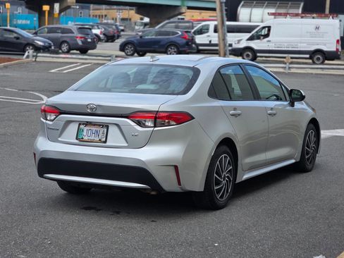 Used 2020 Toyota Corolla LE FWD image 7