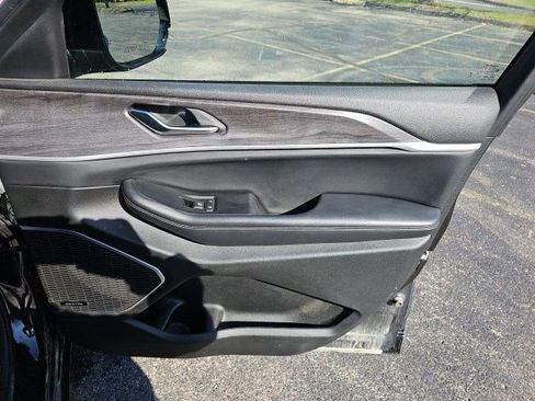 Used 2022 Jeep Grand Cherokee Limited 4xe w/ Luxury Tech Group II image 15