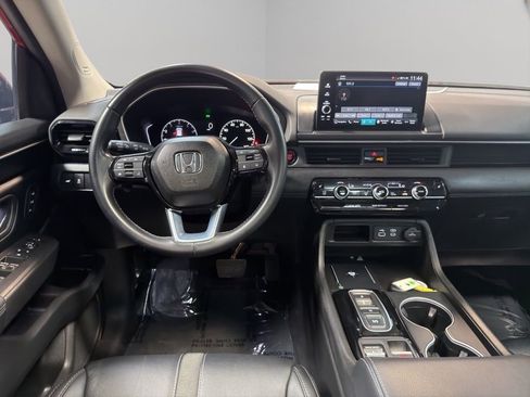 Used 2023 Honda Pilot Touring image 10