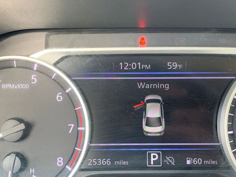 Used 2025 Nissan Sentra SV image 39