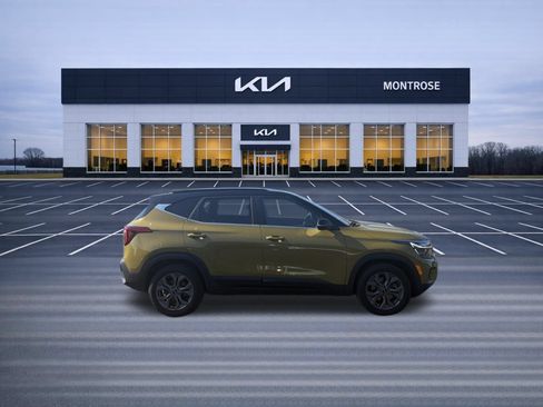 Used 2024 Kia Seltos S AWD/4WD image 4
