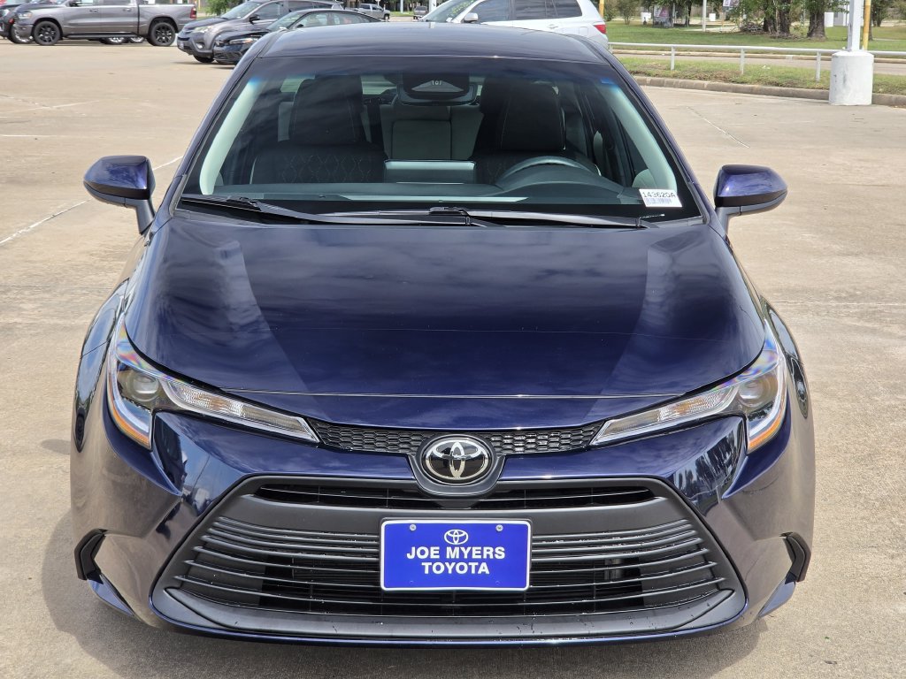 Used 2025 Toyota Corolla LE FWD image 3