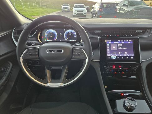 New 2026 Jeep Grand Cherokee L Laredo AWD/4WD image 16