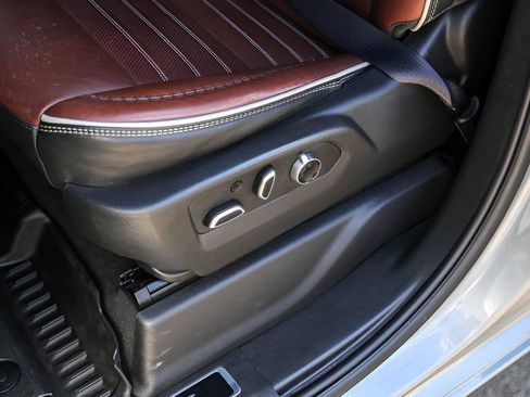 Used 2023 GMC Sierra 1500 Denali Ultimate image 8