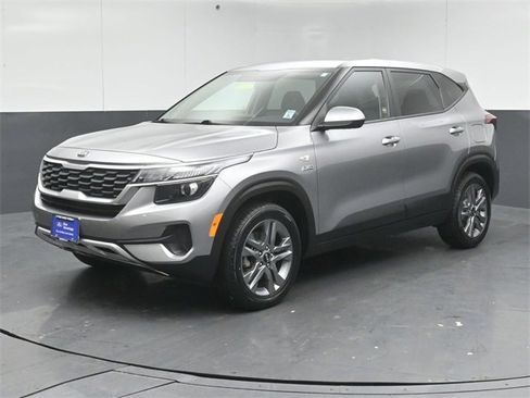 Used 2021 Kia Seltos LX image 3