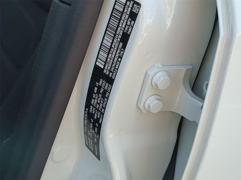 Used 2021 Jeep Renegade Latitude w/ Convenience Group image 24