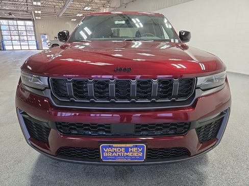 New 2026 Jeep Grand Cherokee Limited w/ Limited Altitude Package image 2