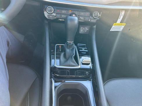 Used 2025 Jeep Compass Limited w/ Sun & Sound Group image 43