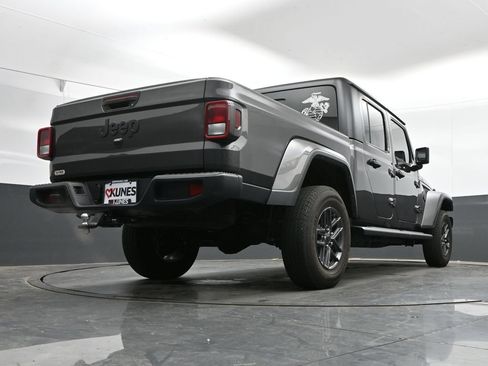 Used 2025 Jeep Gladiator Sport AWD/4WD image 37