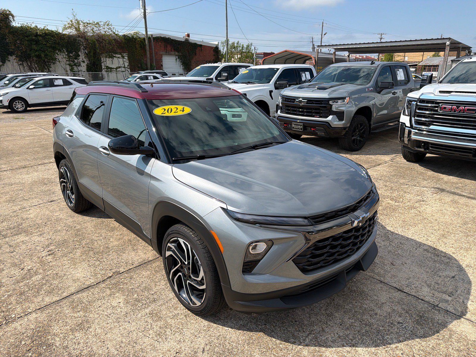 Used 2024 Chevrolet TrailBlazer RS FWD image 2