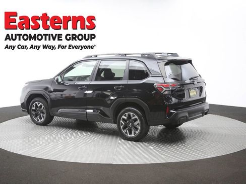 Used 2025 Subaru Forester Premium AWD/4WD image 65