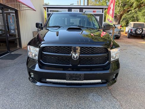 Used 2017 RAM 1500 Express AWD/4WD image 2