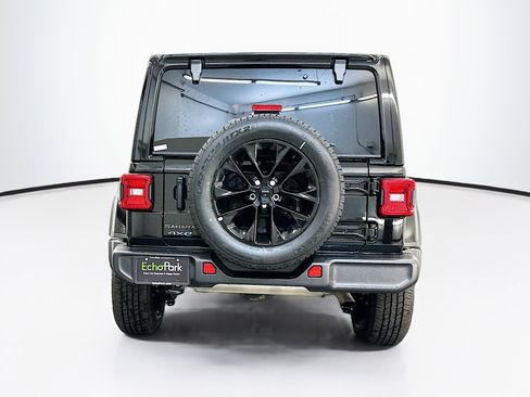 Used 2025 Jeep Wrangler Unlimited Sahara AWD/4WD image 7