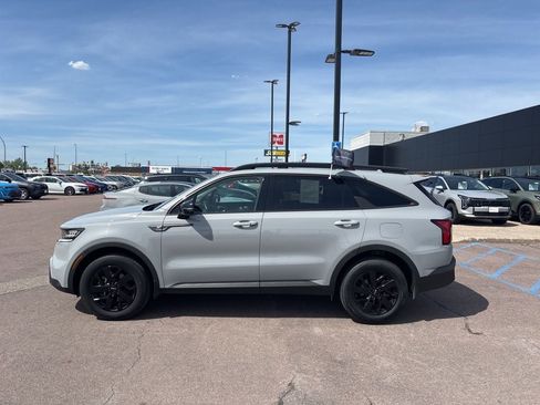 Used 2023 Kia Sorento S w/ Panoramic Sunroof Package AWD/4WD image 8